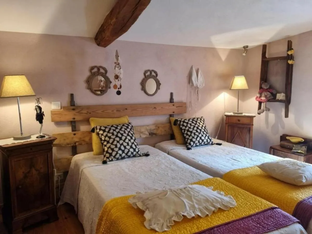 Holiday home Gite Charmant Avec Jardin Privatif, Proche Sites Historiques Et Activites De Plein Air - Fr-1-496-183 Cuinzier