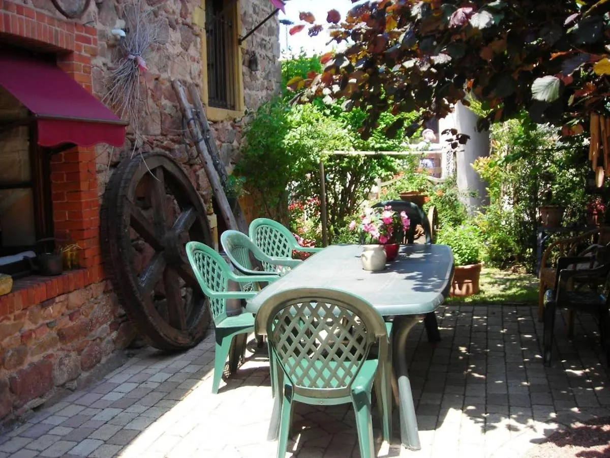Holiday home Gite Charmant Avec Jardin Privatif, Proche Sites Historiques Et Activites De Plein Air - Fr-1-496-183 Cuinzier